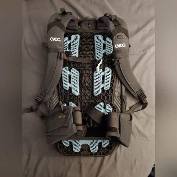 NWT Evoc Neo 16L mountain bike protection backpack